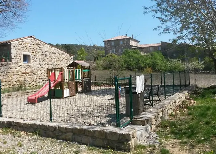 La Manchote Les Assions